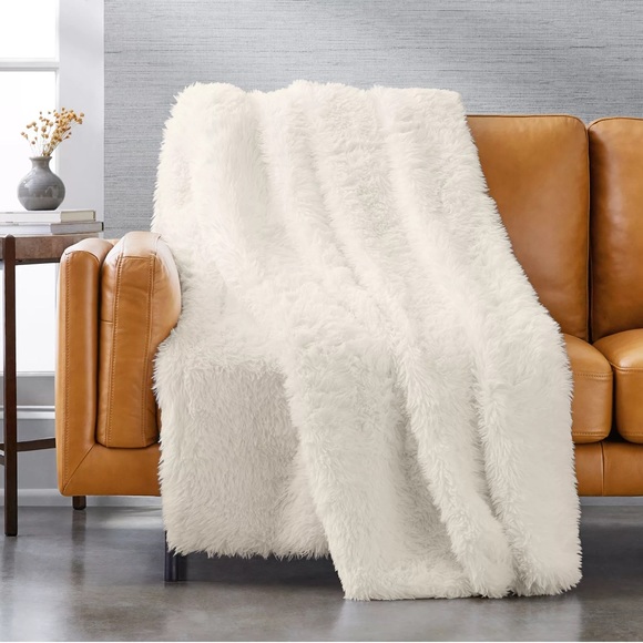 NWT Member's Mark Faux Fur Throw - 60" x 70"- Ivory - Picture 6 of 11